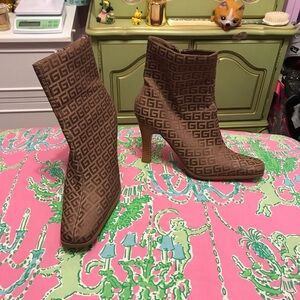 Gidit brown “G” printed Heeled boots size 7.5